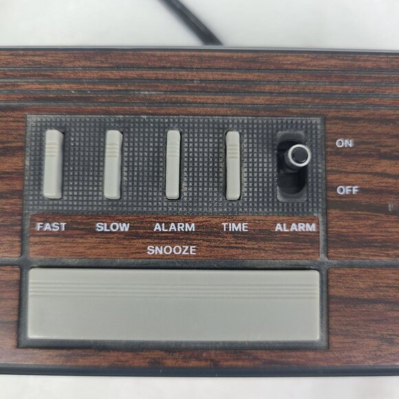 KMC 521 Alarm Clock Wood Grain Vintage Hong Kong Digital Display WORKS - Picture 3 of 11